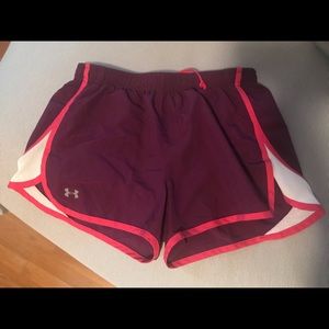 Under Armor semi fitted shirts size SM